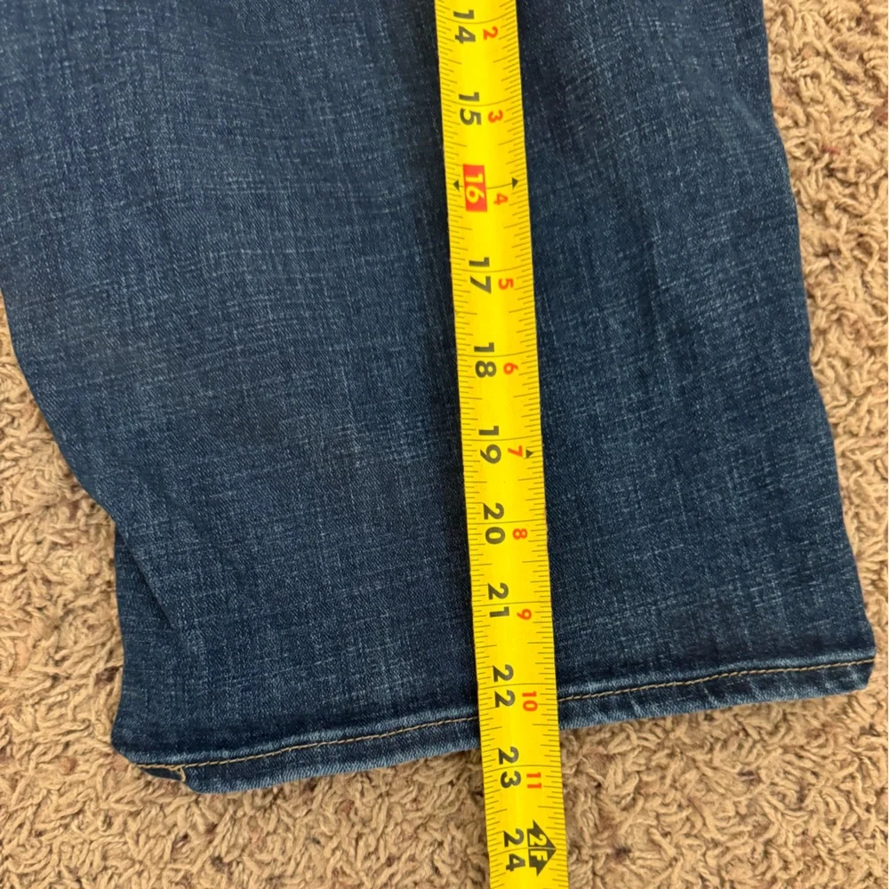 Levi’s Bermuda Jean Shorts Women’s size 30 - Picture 4 of 14